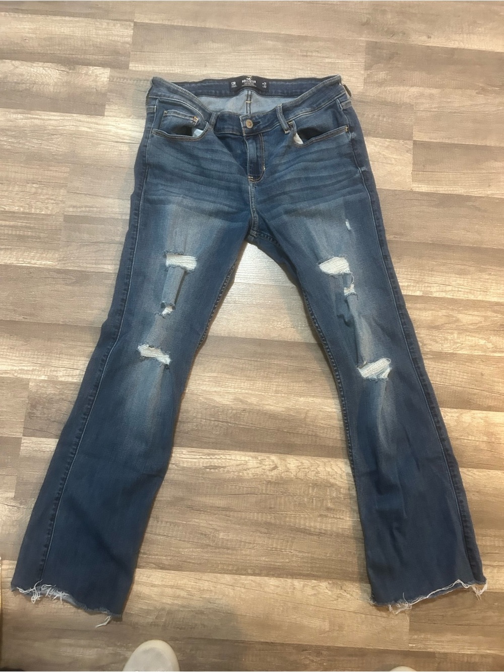 Hollister Women’s  Distressed Mid-Blue Straight Leg Jeans size 31